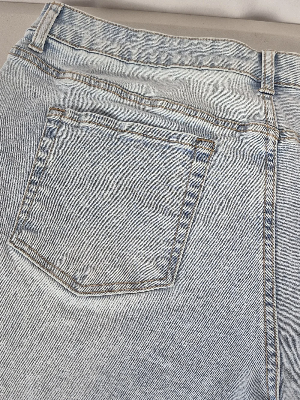 Frye High-Rise Cuffed Crop Plus Size Jeans in Stevie Light Wash - Size 14/32